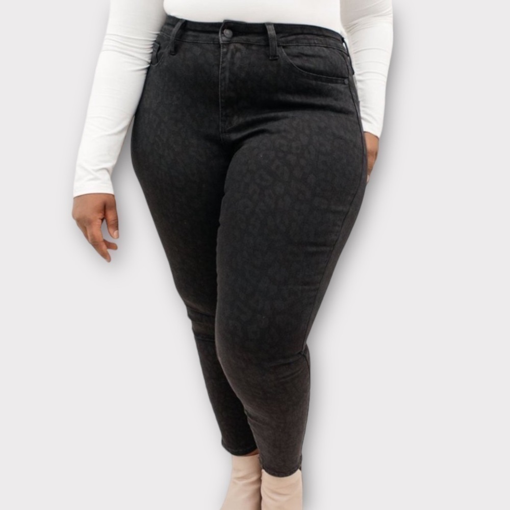 Judy Blue Plus Skinny Fit Black Cheetah Animal Print Jeans NWT